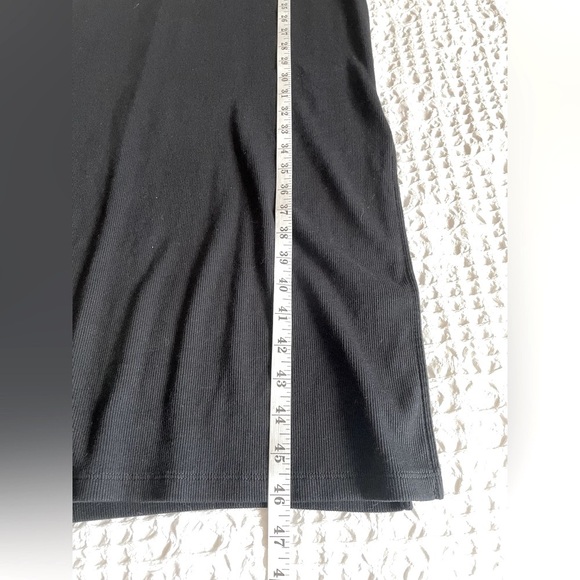 Old Navy Black Rib-Knit Midi Shift Dress M | Stretch Jersey, Short Sleeve - Picture 10 of 11